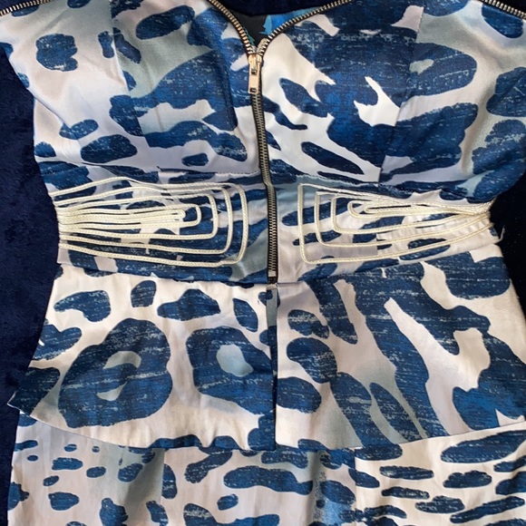 Xoxo Mini Printed Dress - Picture 2 of 5